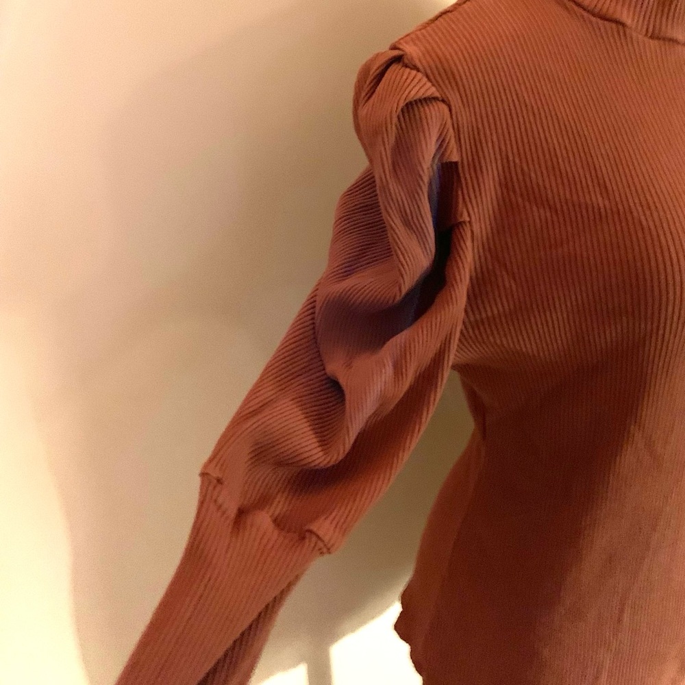 NWOT Women’s SHEIN Puff Sleeve Rib Knit Top - Brown - Picture 4 of 5